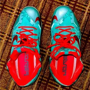 Nike LeBron 11 “Christmas” Edition - Size 11